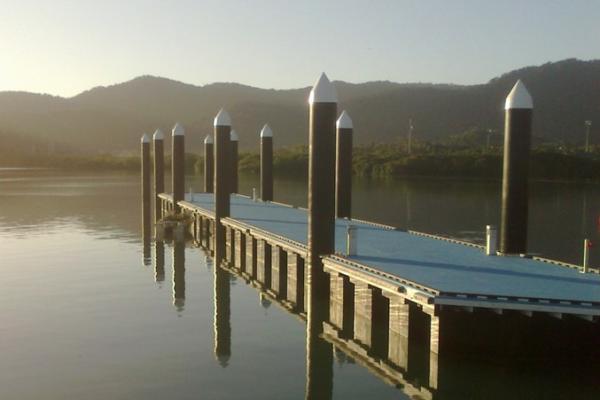 Airlie Pontoon Installation 02042012043 - Wagners