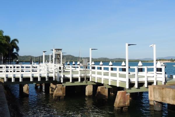 Cooktown Wharf 1 Installation 20160216 - Wagners
