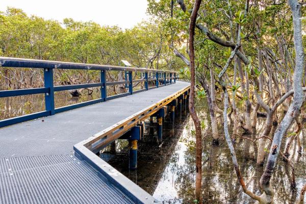 Huskisson - 23