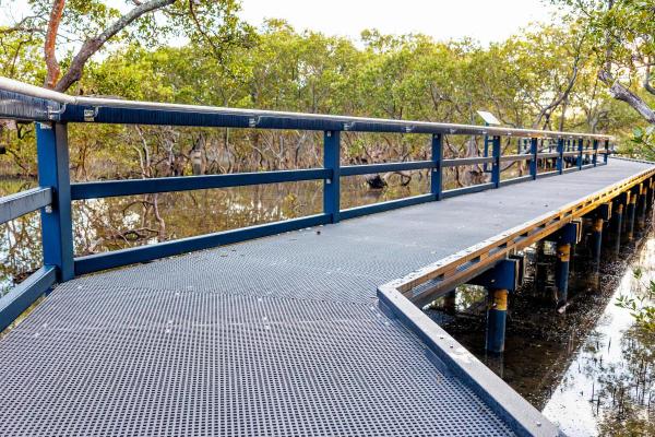 Huskisson - 24